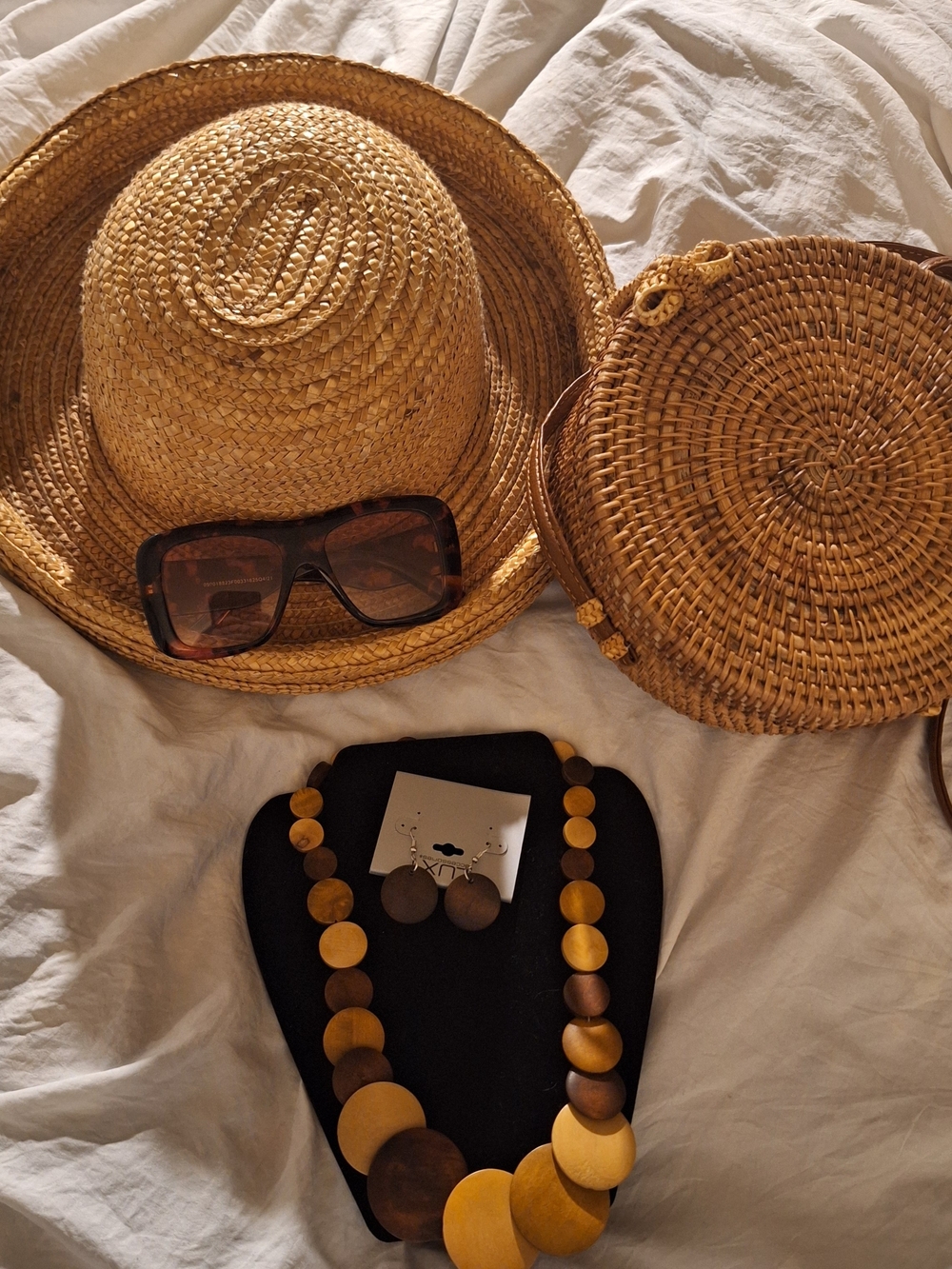 Straw SunHat,Round Straw Crossbody Bag,Leopard Print SunGlasses,Neclace&earrings